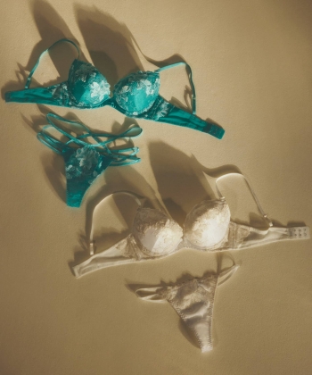 フローラルフラワー エンブレース ショーツ