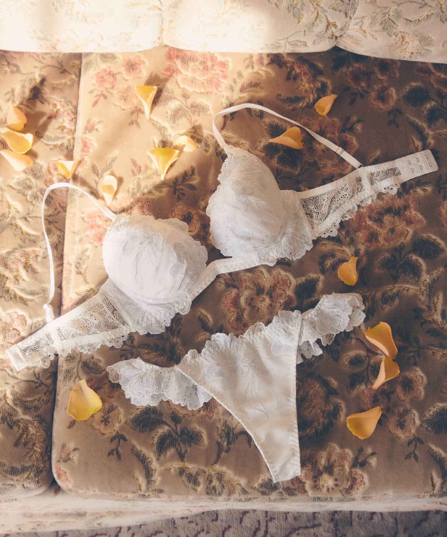 エレガンピオニー フリル Tバック