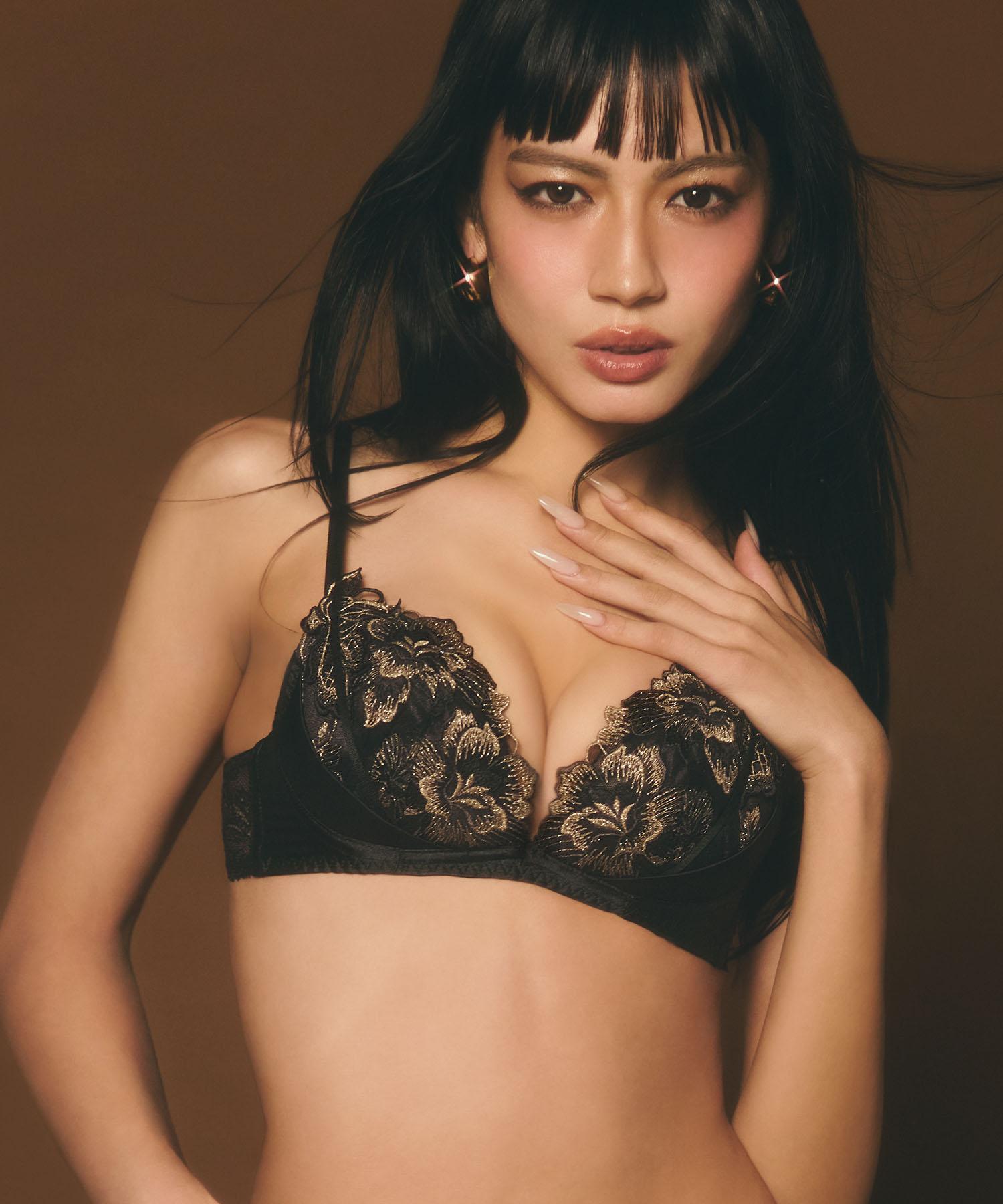 カレナ シンクアップ ブラ