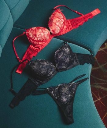 エミリー ホットリフト ブラ