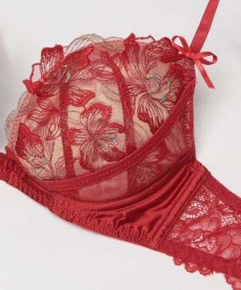 エミリー ホットリフト ブラ