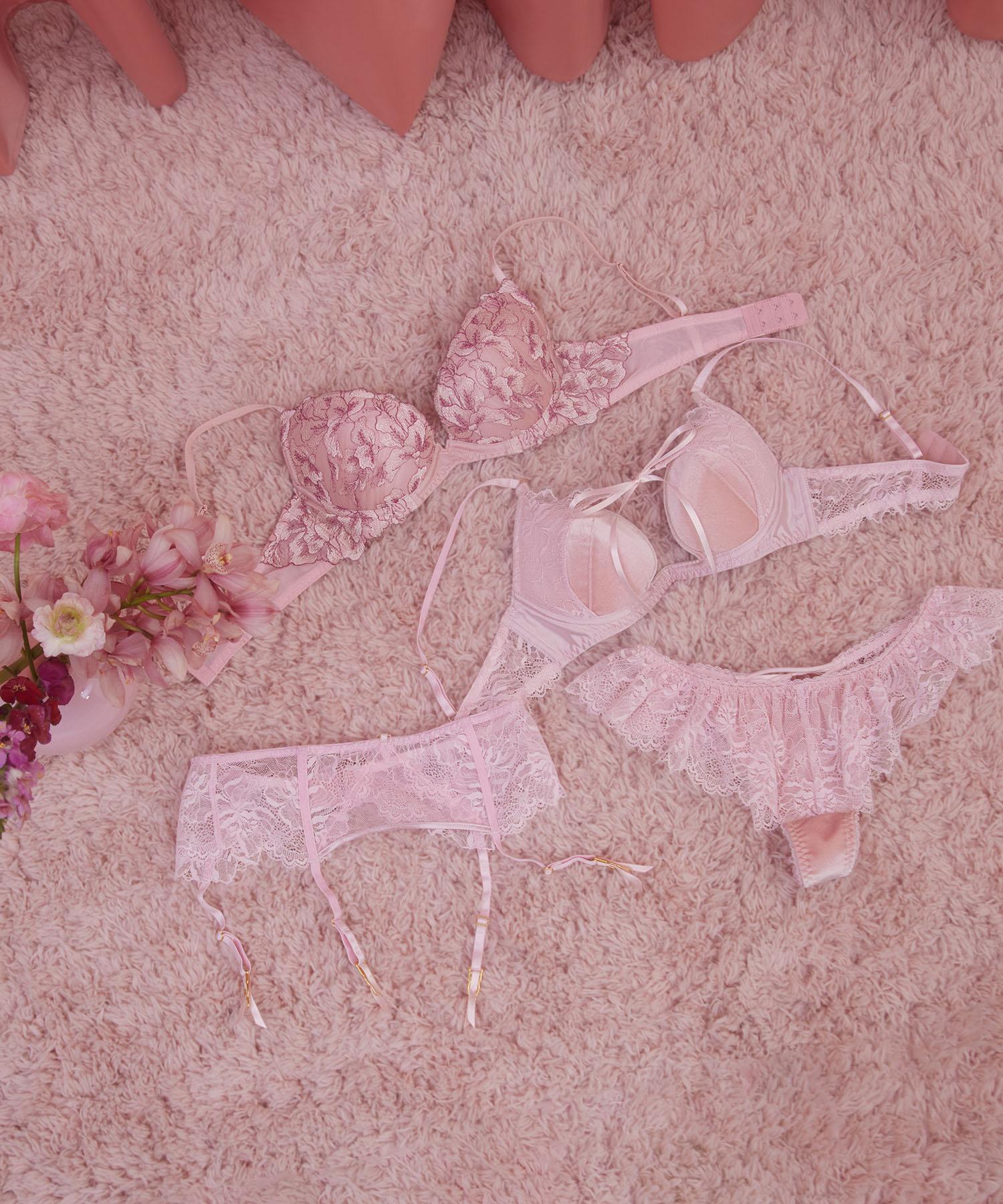 クロエ ガーターベルト