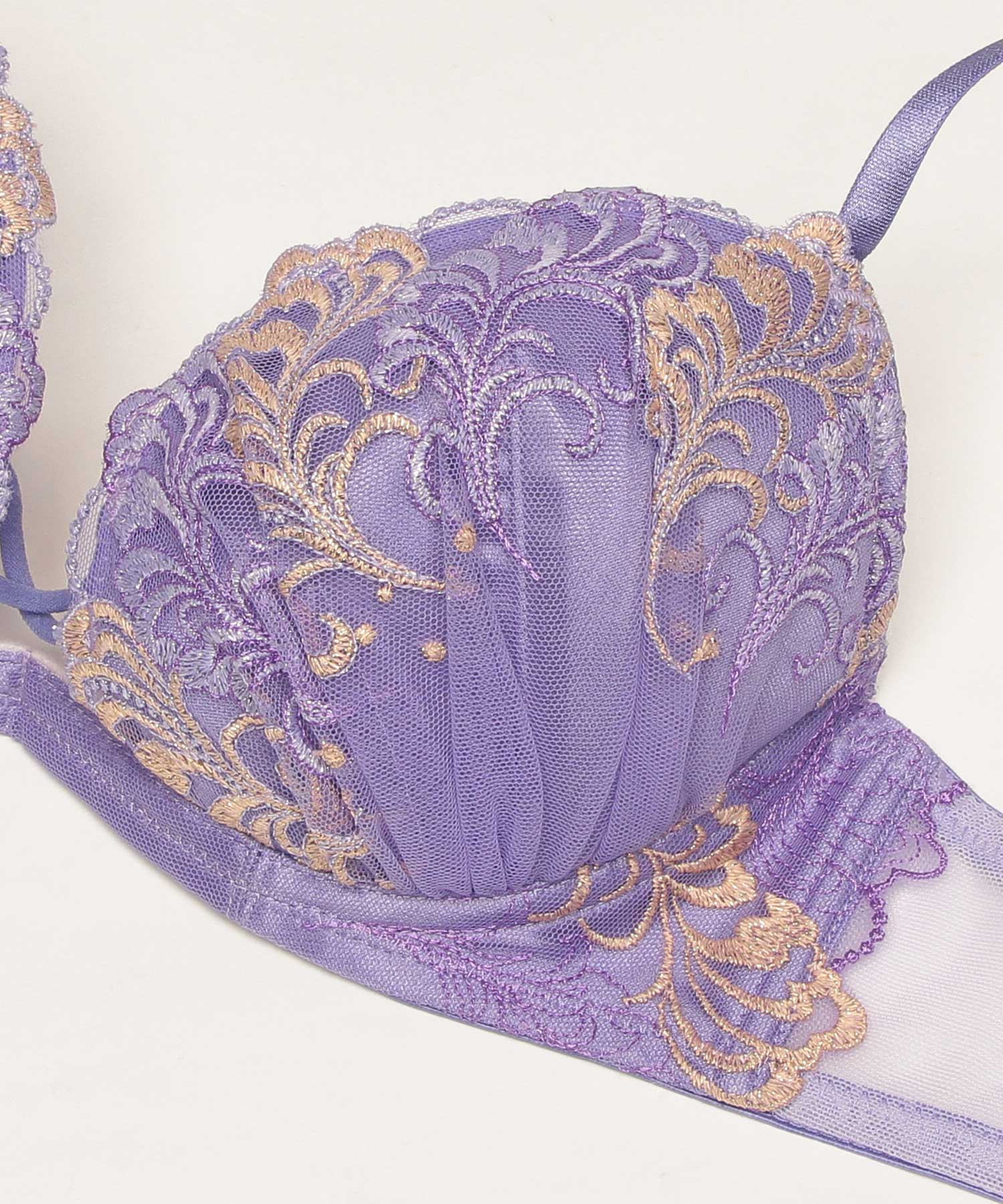 アヴェネル ホットリフト ブラ