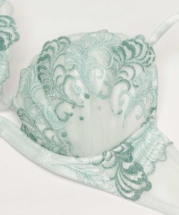 アヴェネル ホットリフト ブラ