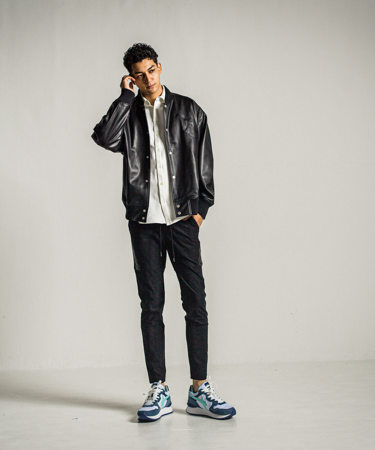 W6YZ×RESOUNDCLOTHINGコラボスニーカー