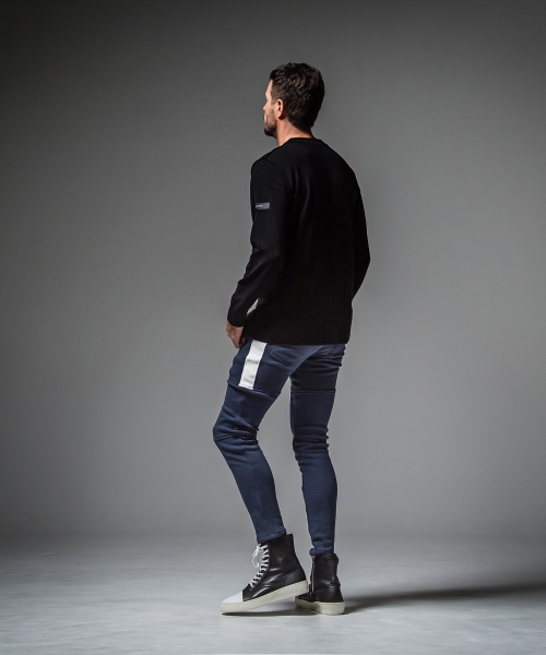 OUT SEAM SWEATER