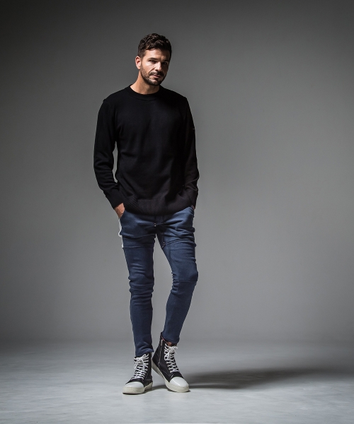 OUT SEAM SWEATER