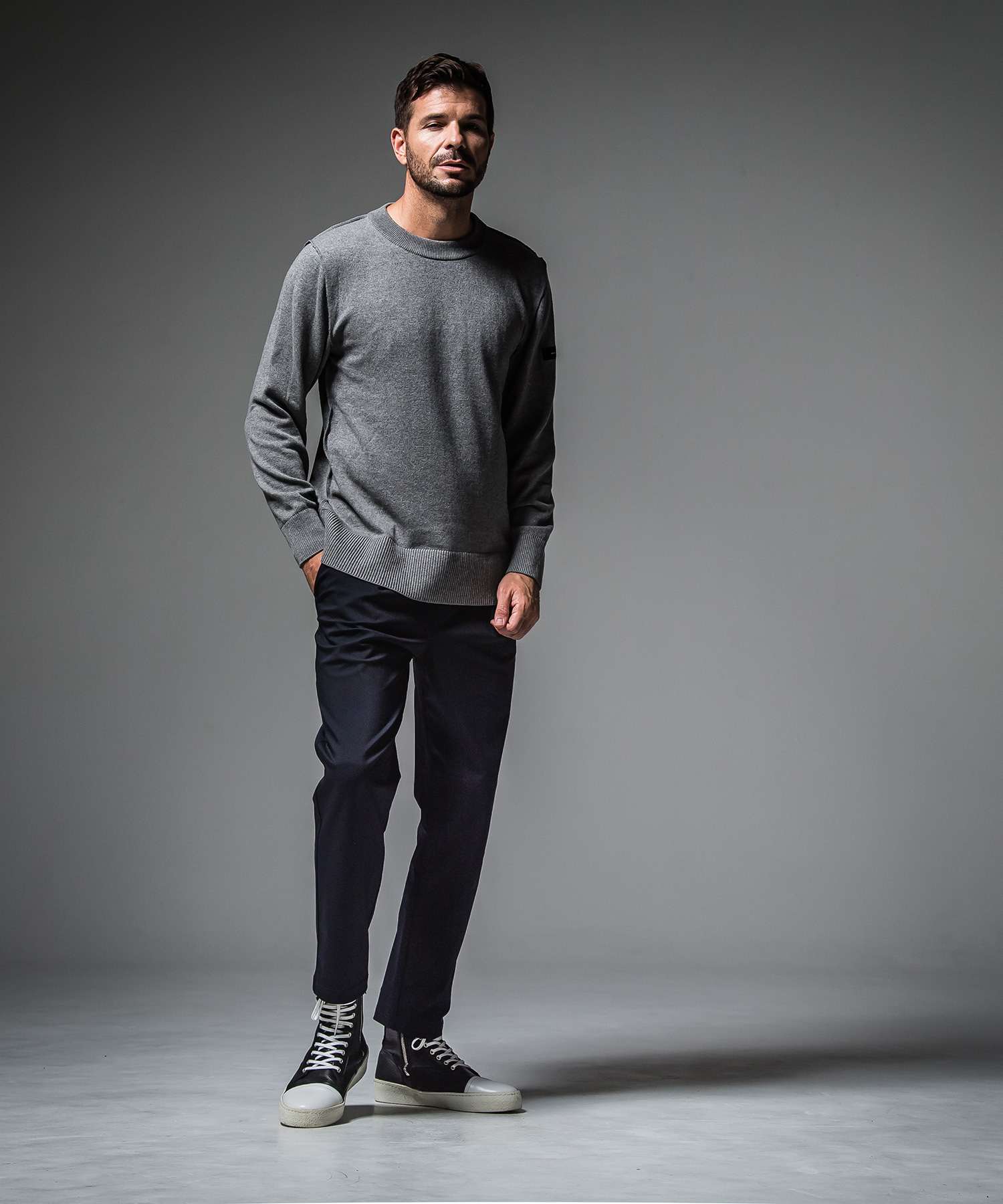 OUT SEAM SWEATER