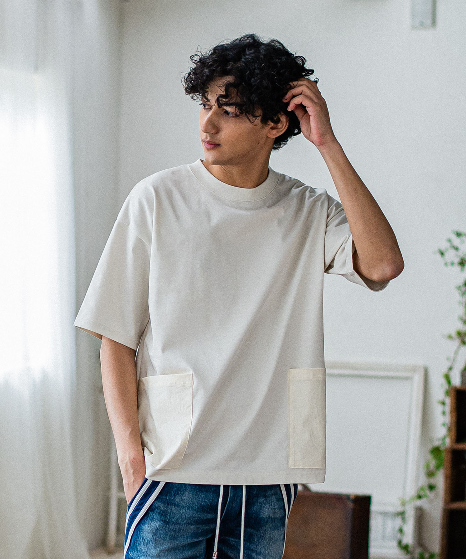 SIDE POCKET  OVER TEE
