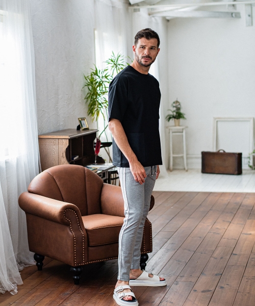 SIDE POCKET  OVER TEE