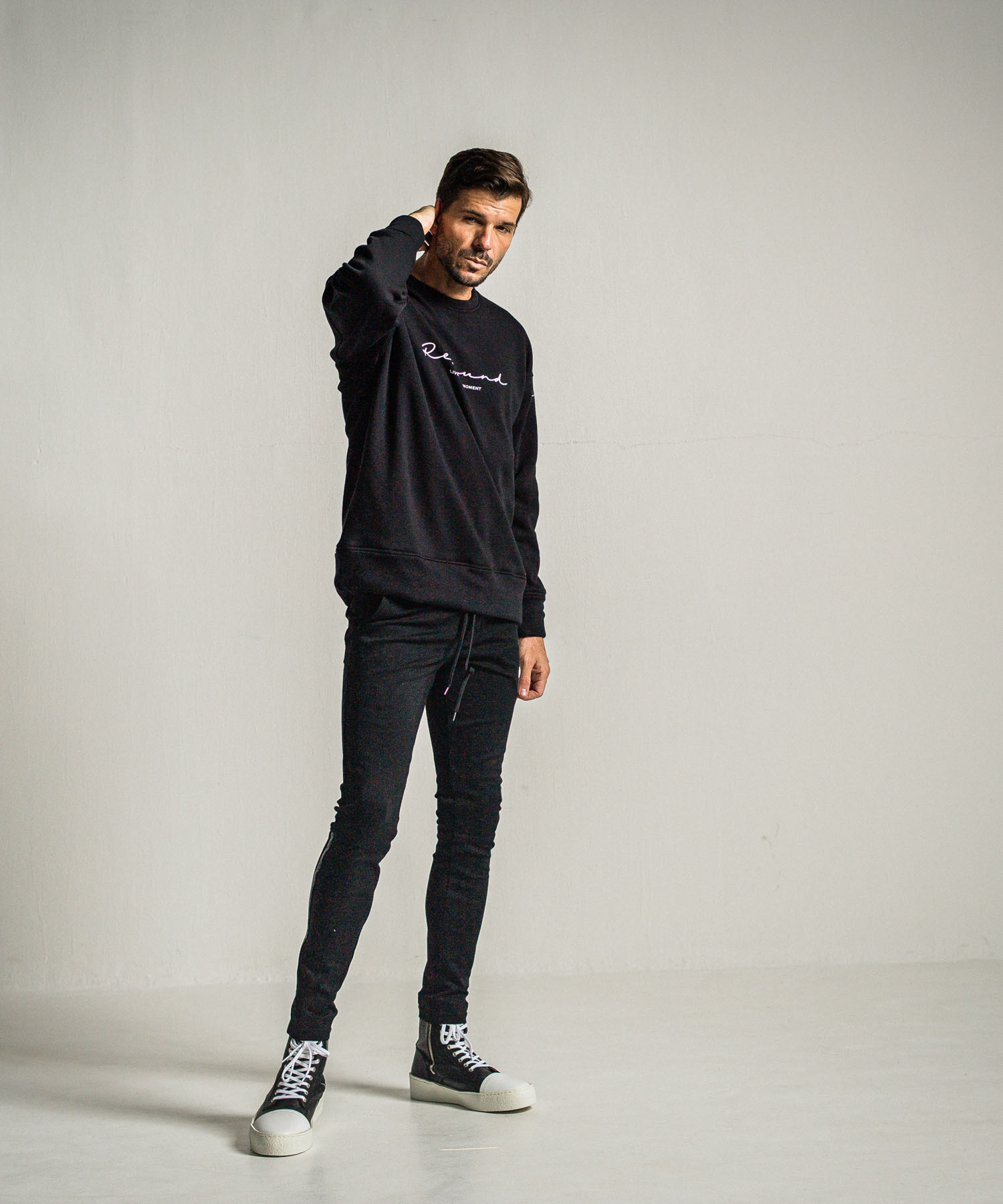 handwriting rogo velours fleece drop trainer