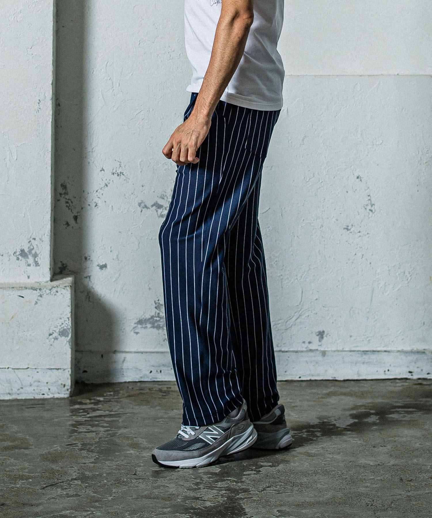 CHRIS　EASY WIDE TUCK PANTS