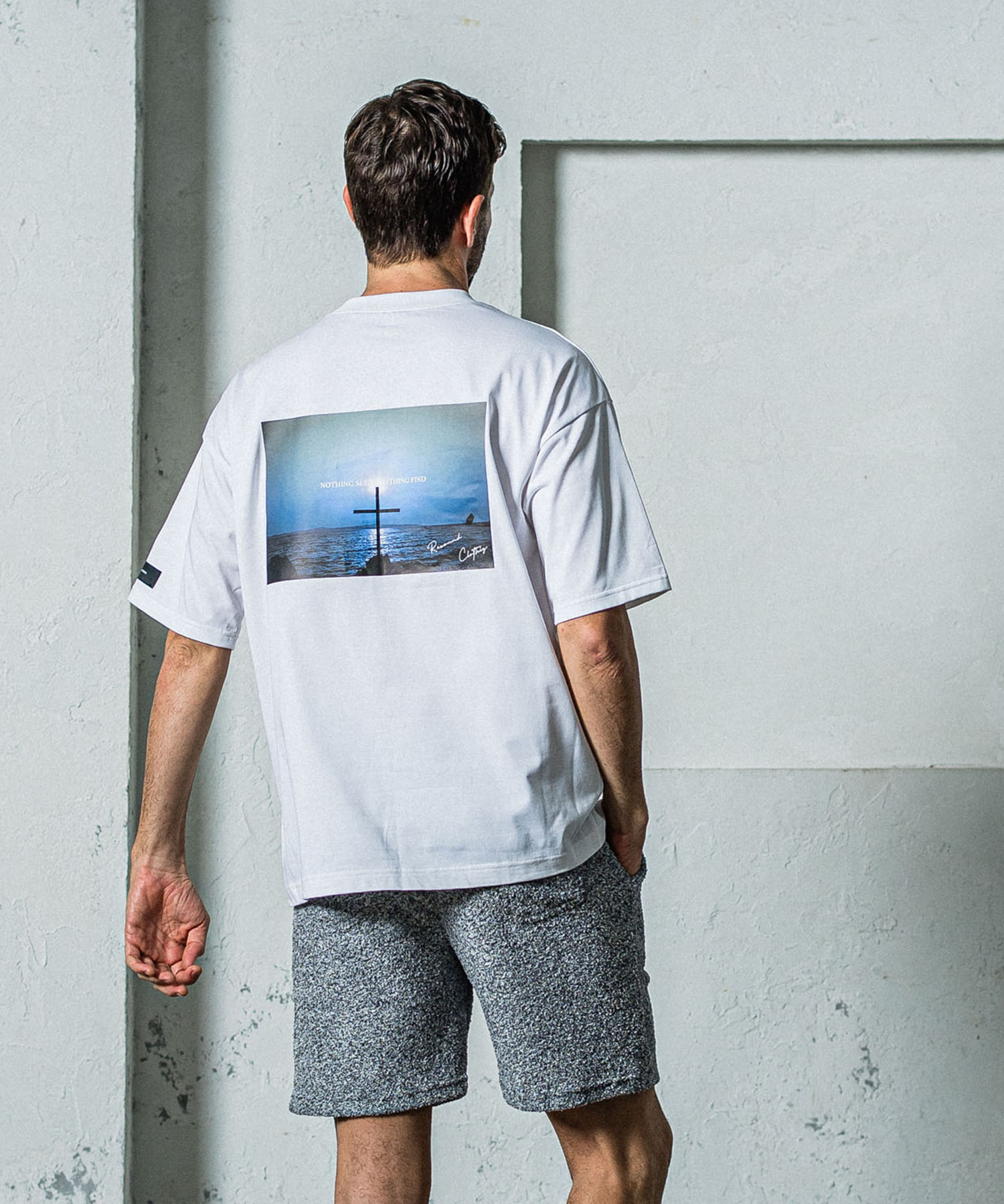 BACK Photo　OVER　 TEE