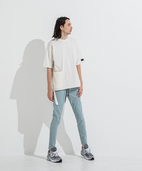 SIDE POCKET  OVER TEE