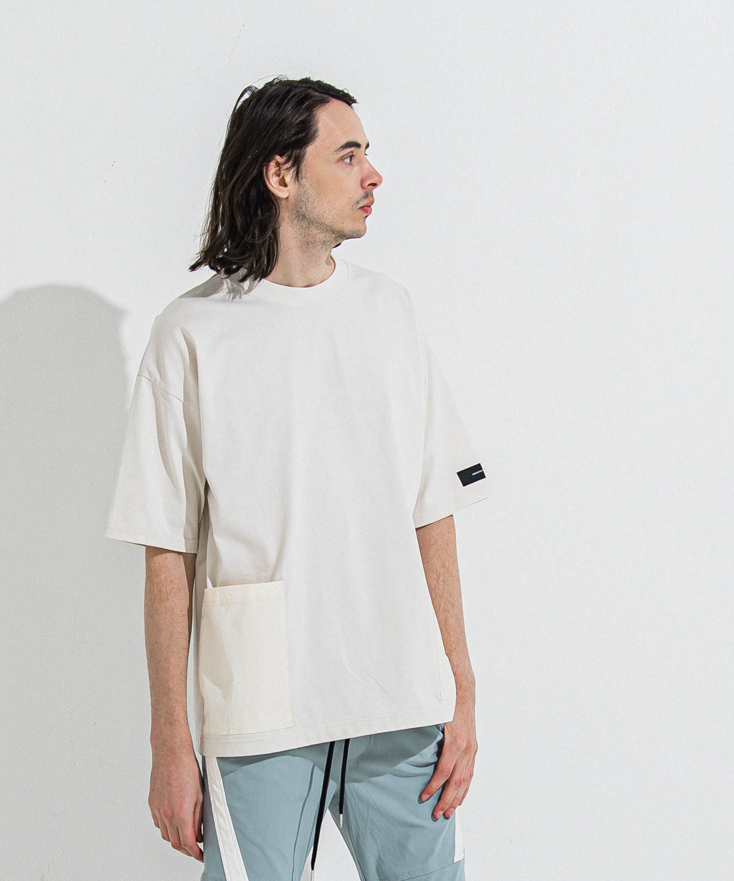 SIDE POCKET  OVER TEE