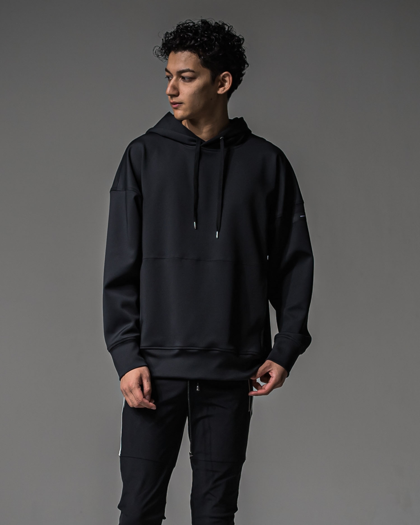 back id loose hoodie
