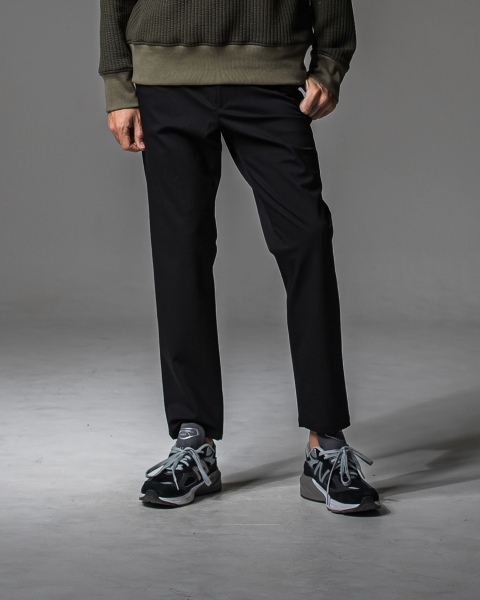 RESOUND CLOTHINGスリムフィットパンツ グリーン【未使用試着のみ】 RESOUND CLOTHINGスリムフィットパンツ グリーン【未使用試着