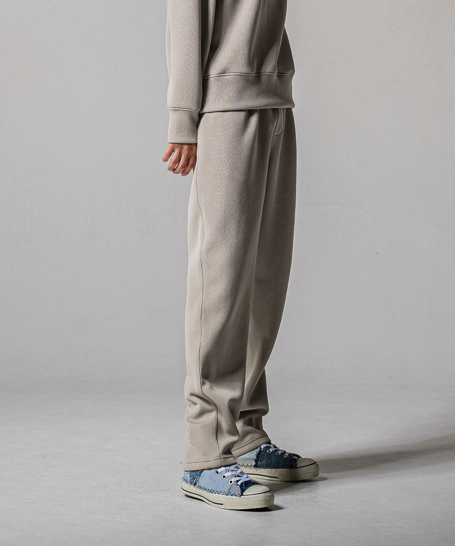 AZE  WIDE TUCK PANTS