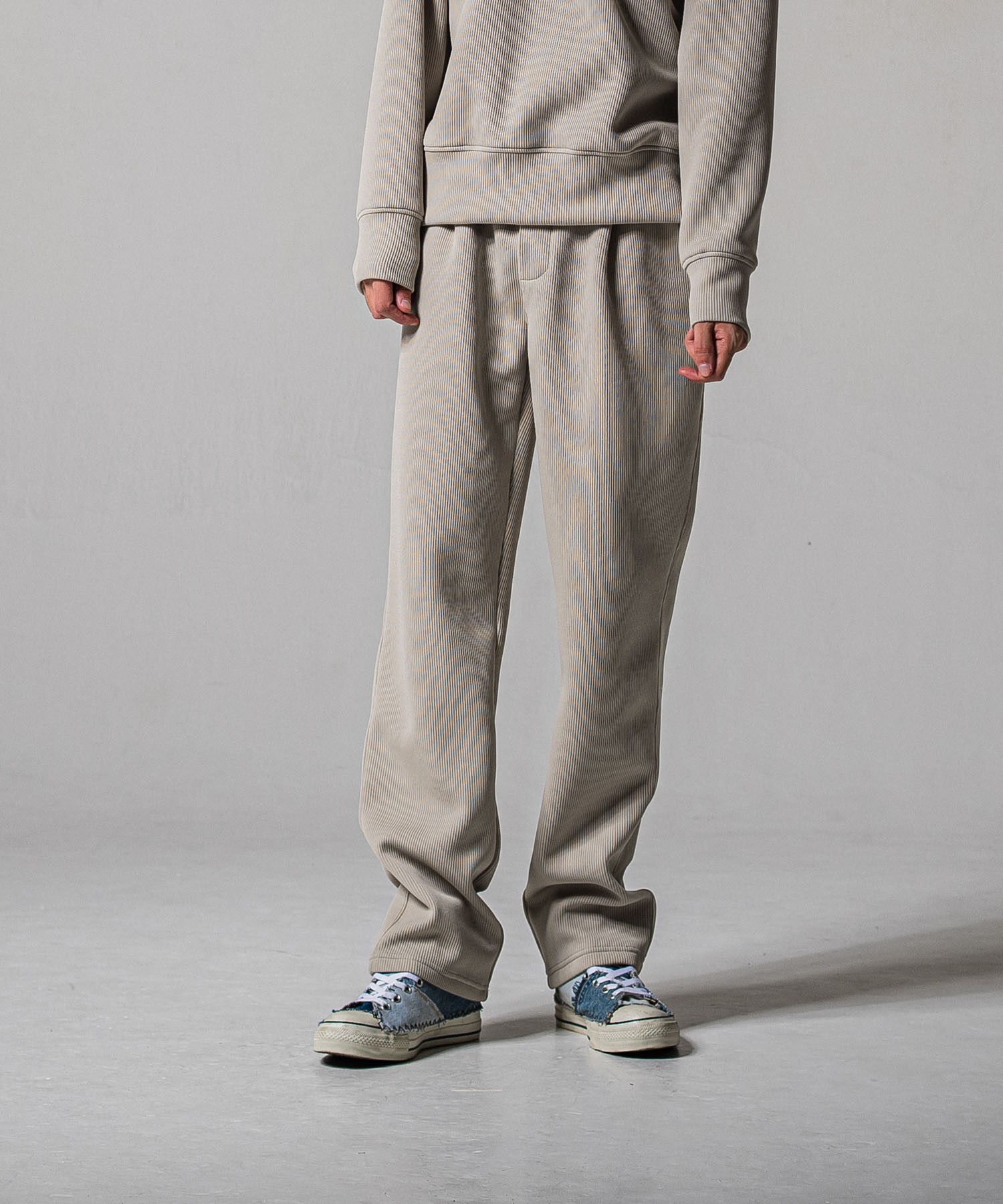 AZE  WIDE TUCK PANTS