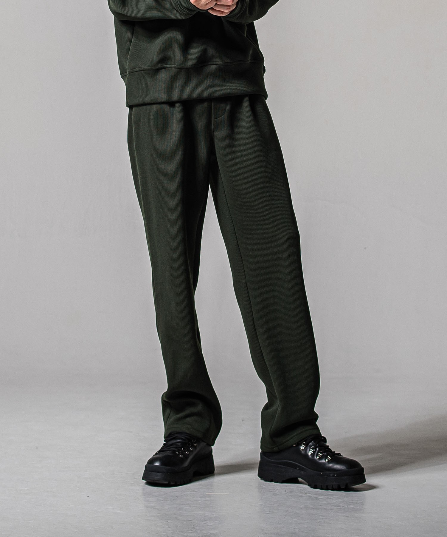 AZE  WIDE TUCK PANTS