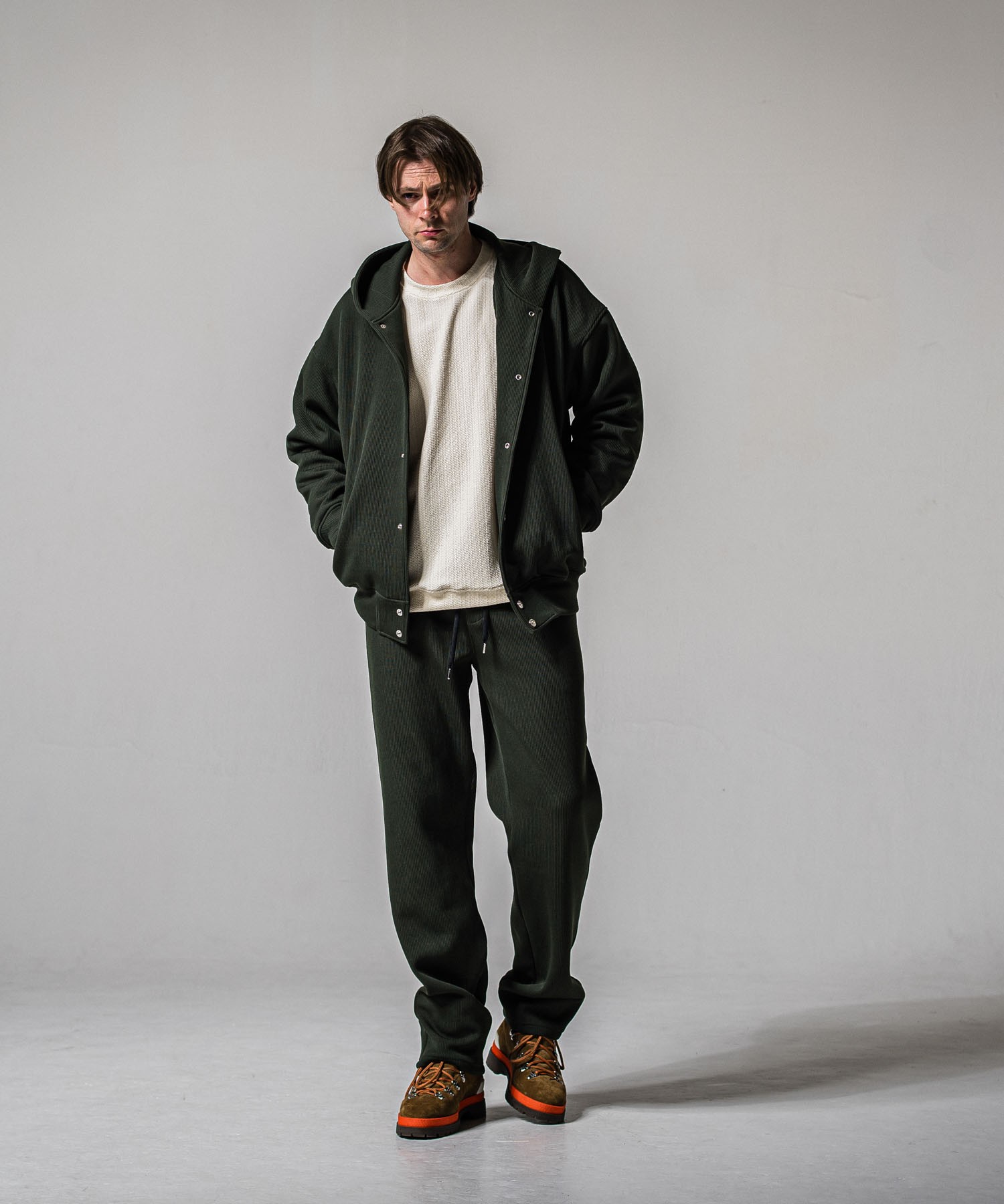 AZE  WIDE TUCK PANTS