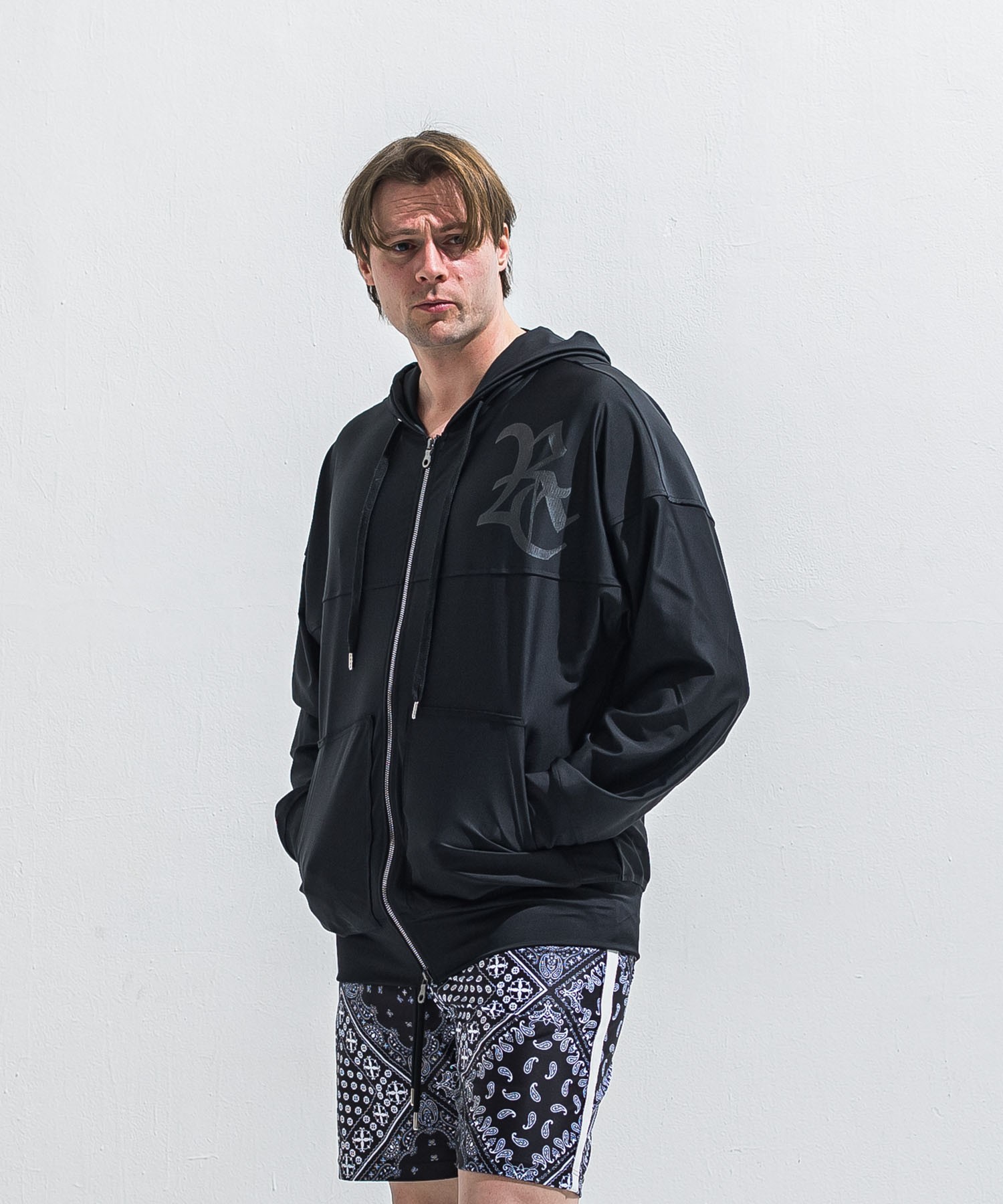 RUSH  OVER  ZIPUP　HOODIE