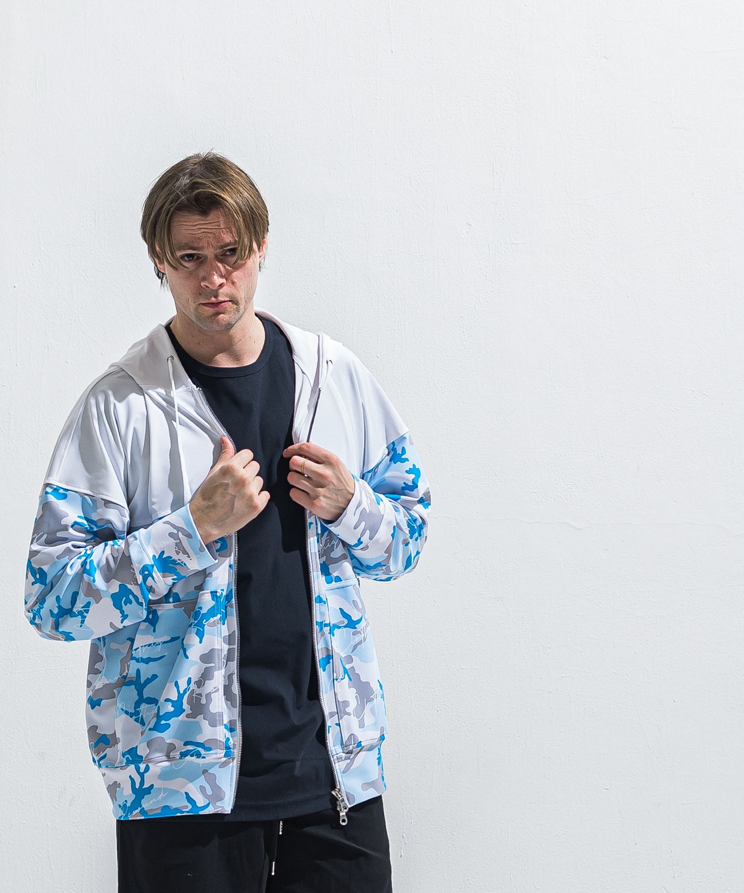 RUSH  OVER  ZIPUP　HOODIE