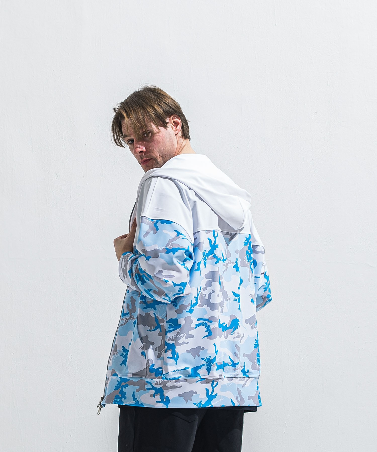 RUSH  OVER  ZIPUP　HOODIE