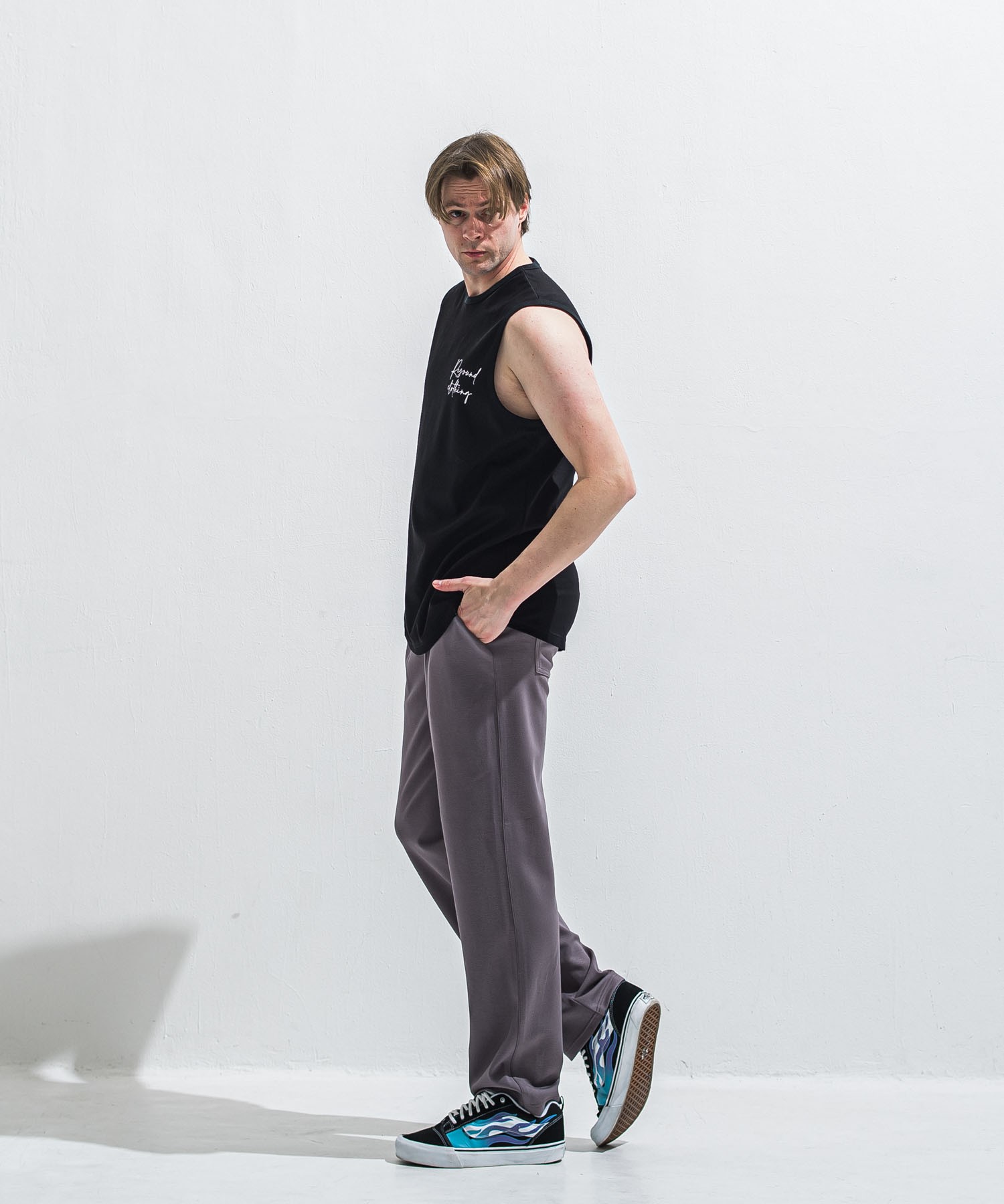 SEMI WIDE TUCK PANTS
