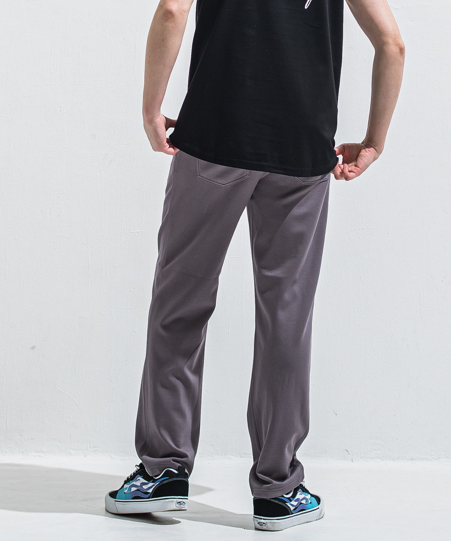 SEMI WIDE TUCK PANTS