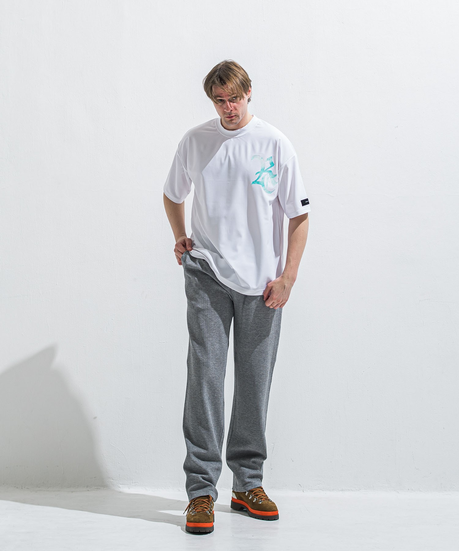 SEMI WIDE TUCK PANTS