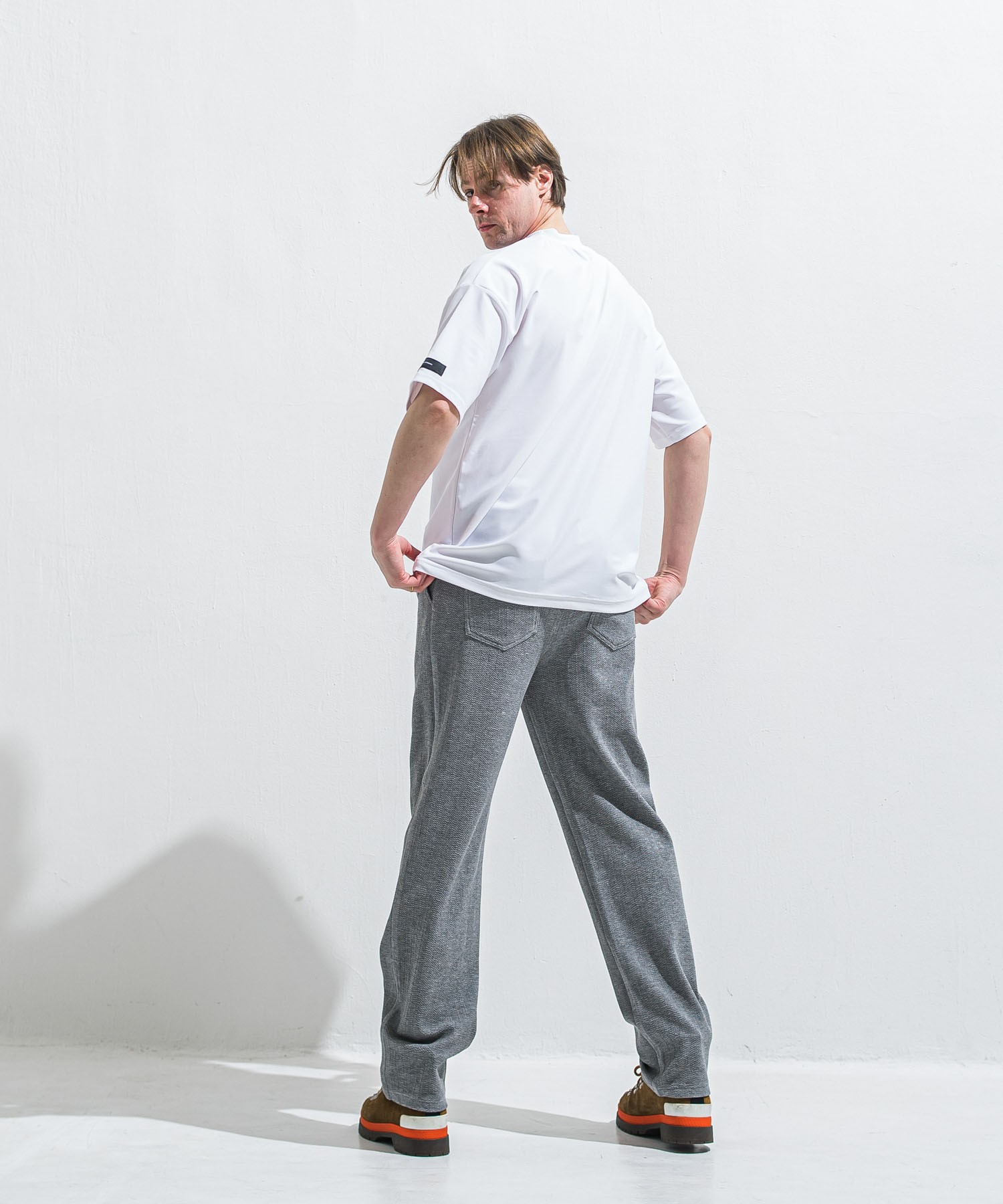 SEMI WIDE TUCK PANTS