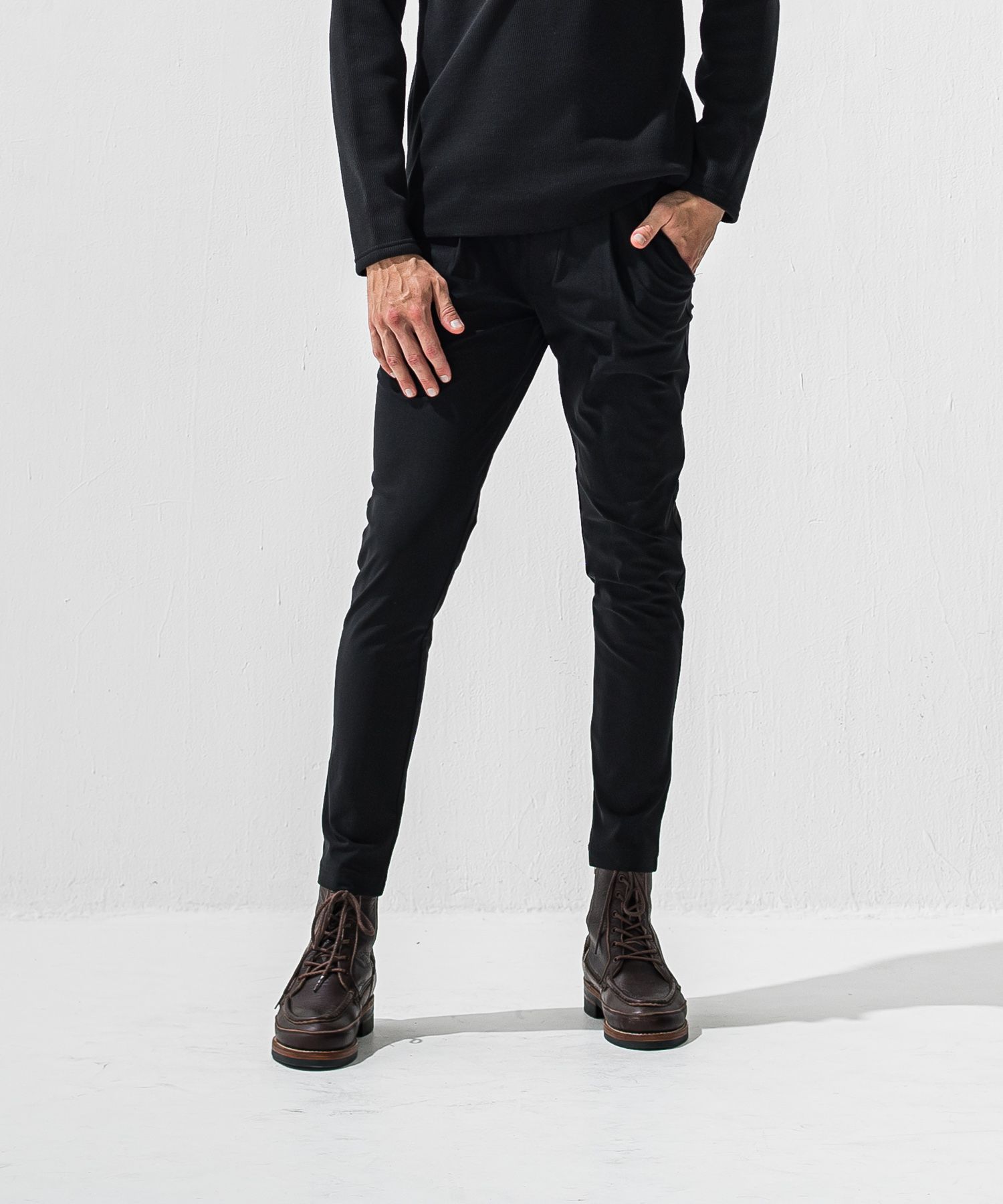 CHRIS　EASY HEAT TUCK PANTS