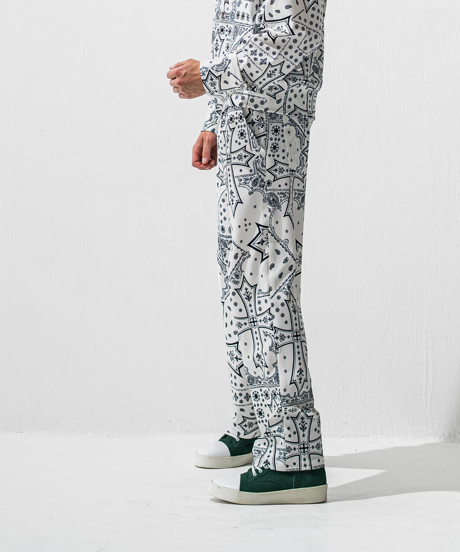 CHRIS　EASY  WIDE TUCK PANTS
