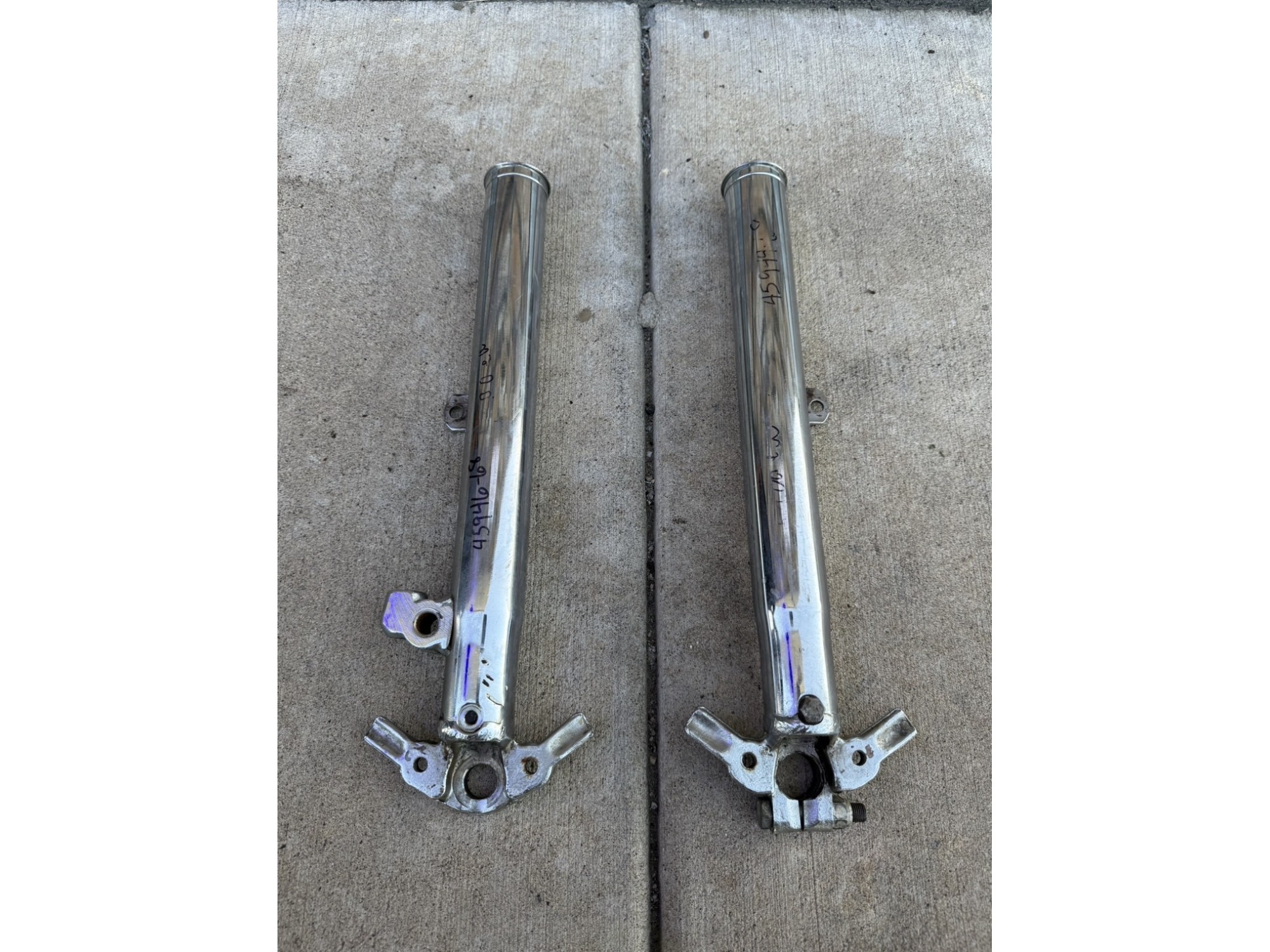 33.4mmフロントフォークアウターチューブ