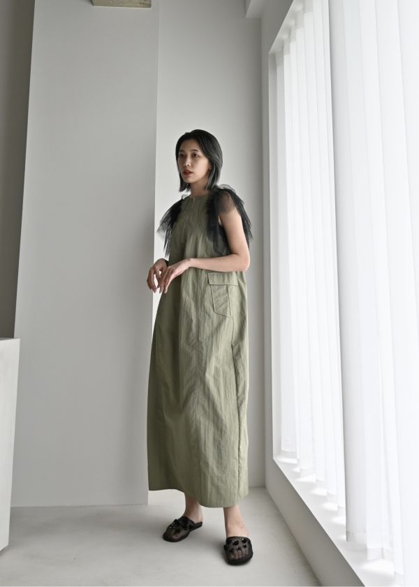 WILLFULLY（ウィルフリー）の「tulle frill no sleeve nylon zip