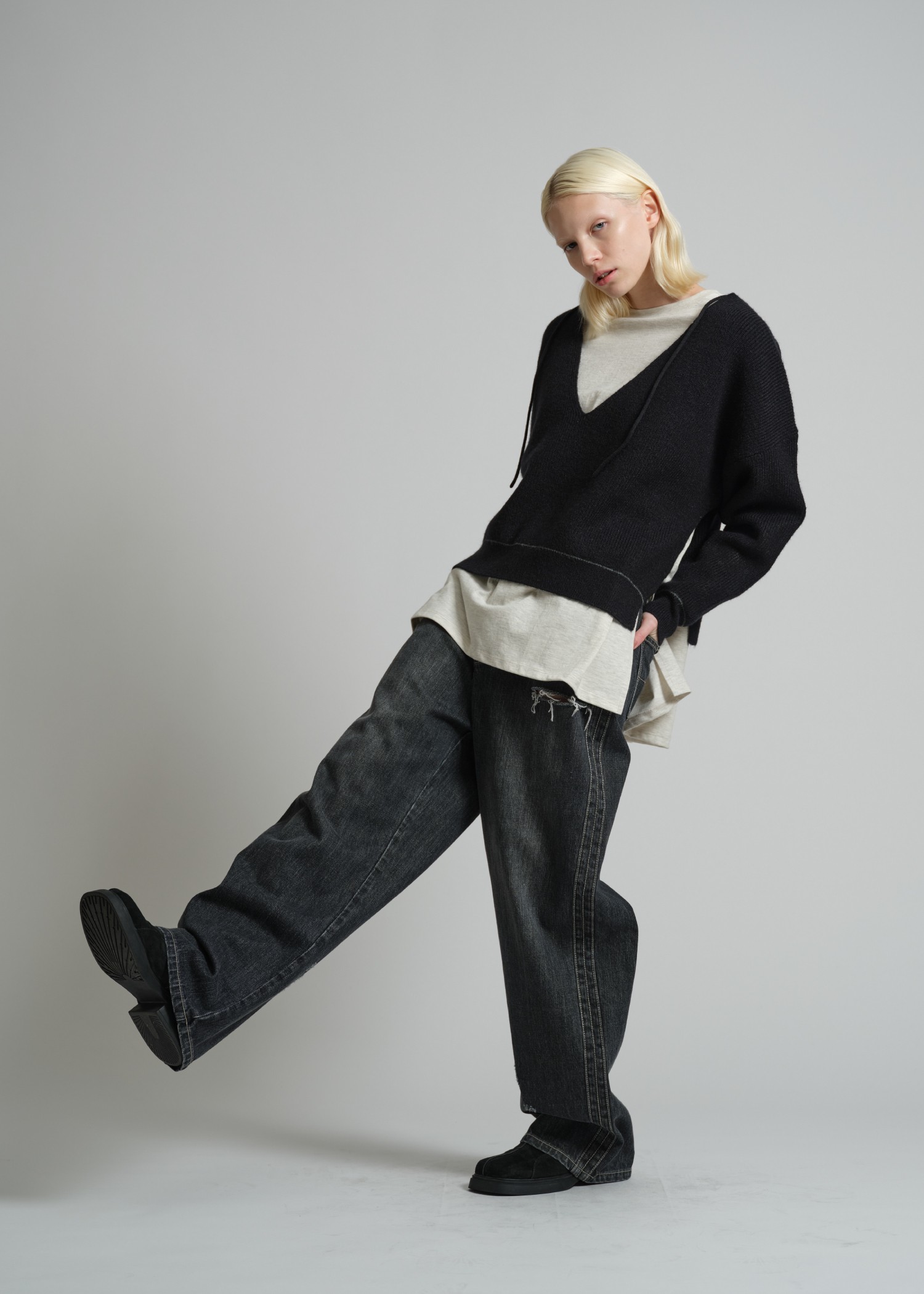 slit sleeve plunging neckline knit