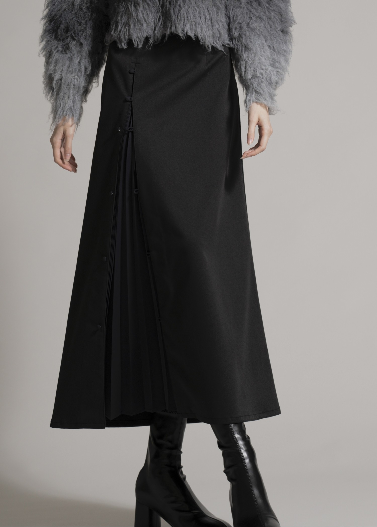 one side pleats peep through SK