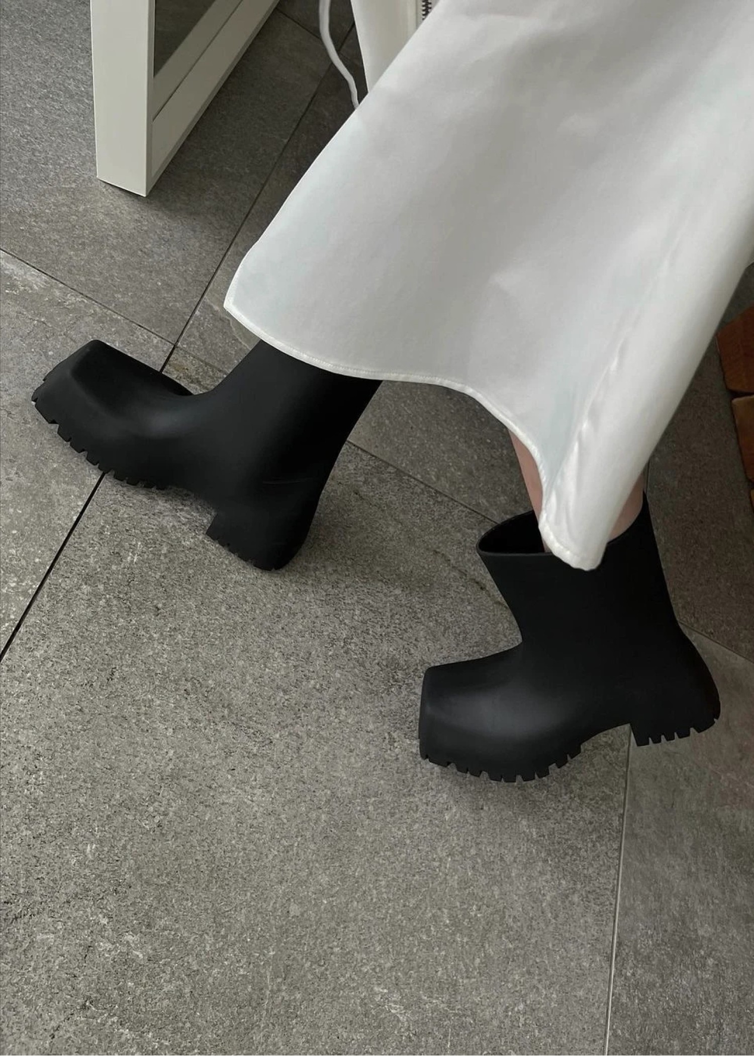 square toe mat rain boots
