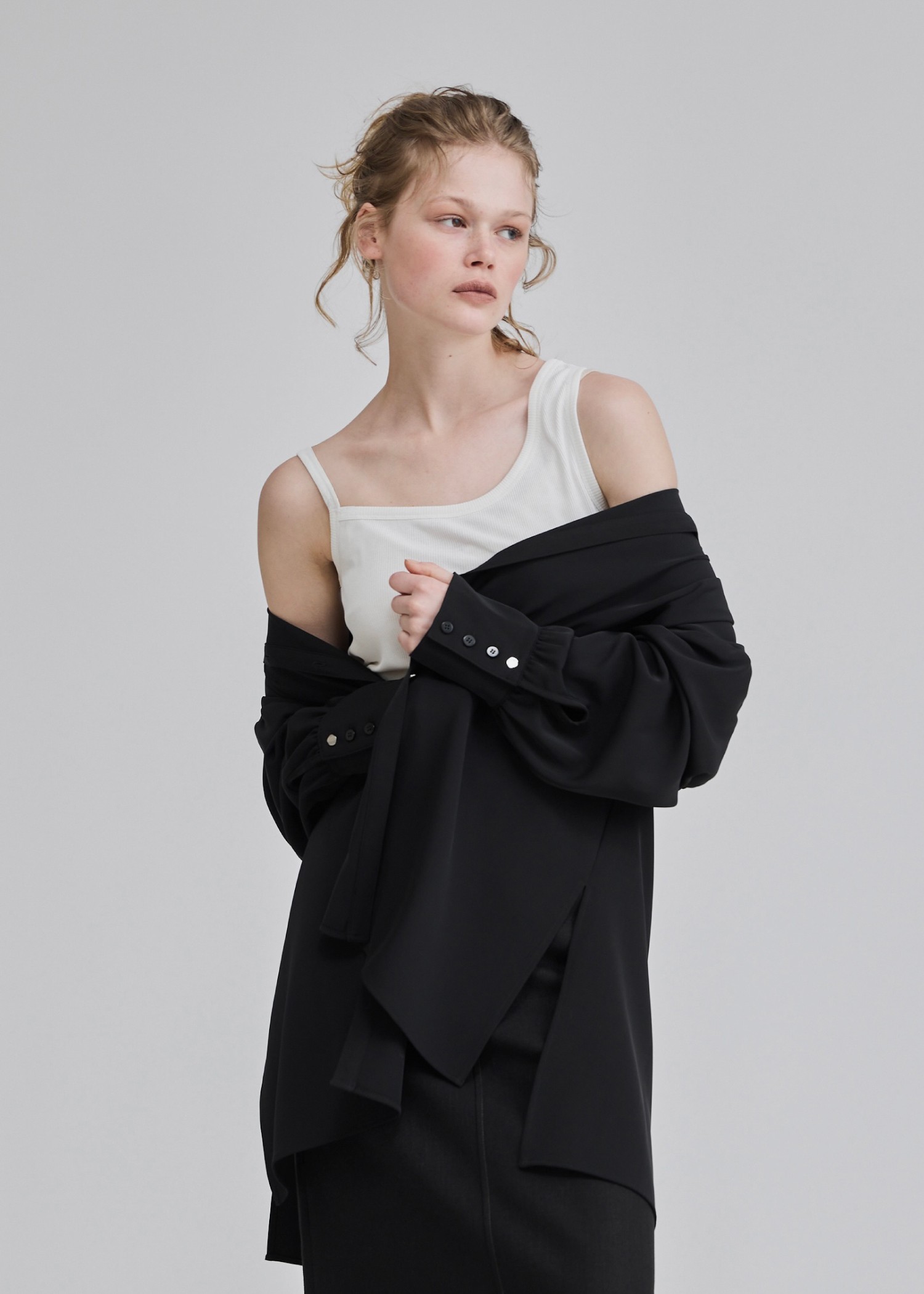 stand collar distorted shape silver button SH