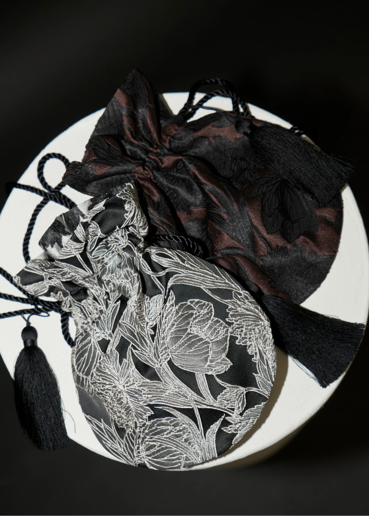 drawstring monotone jacquard bag