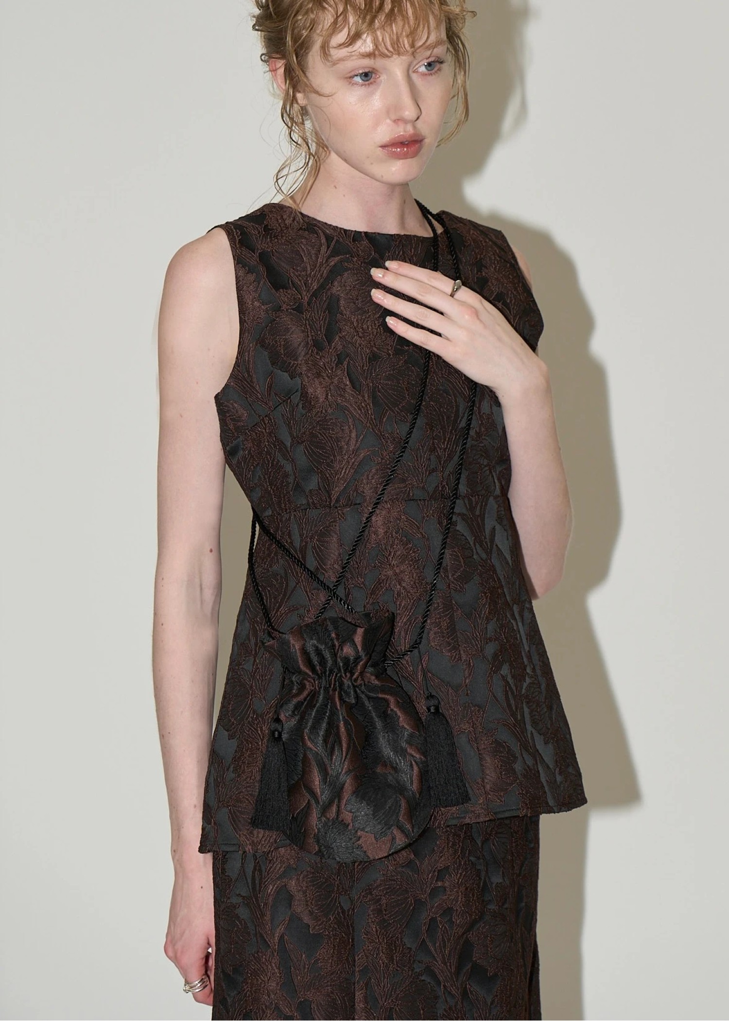 drawstring monotone jacquard bag