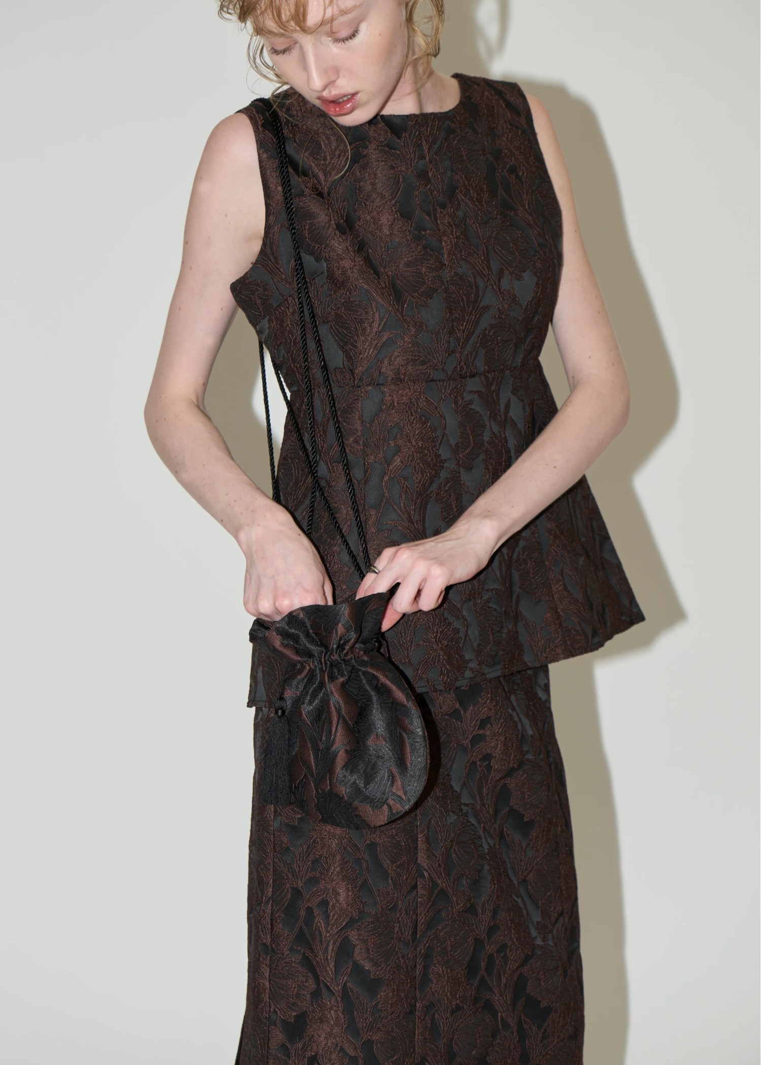 drawstring monotone jacquard bag