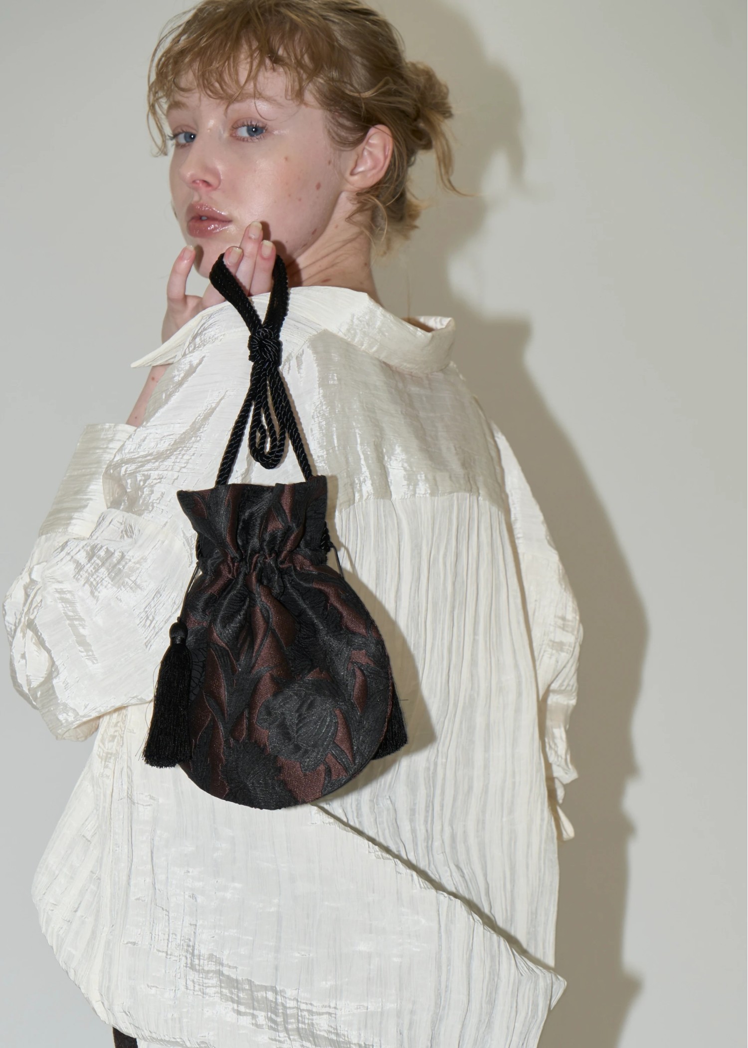 drawstring monotone jacquard bag