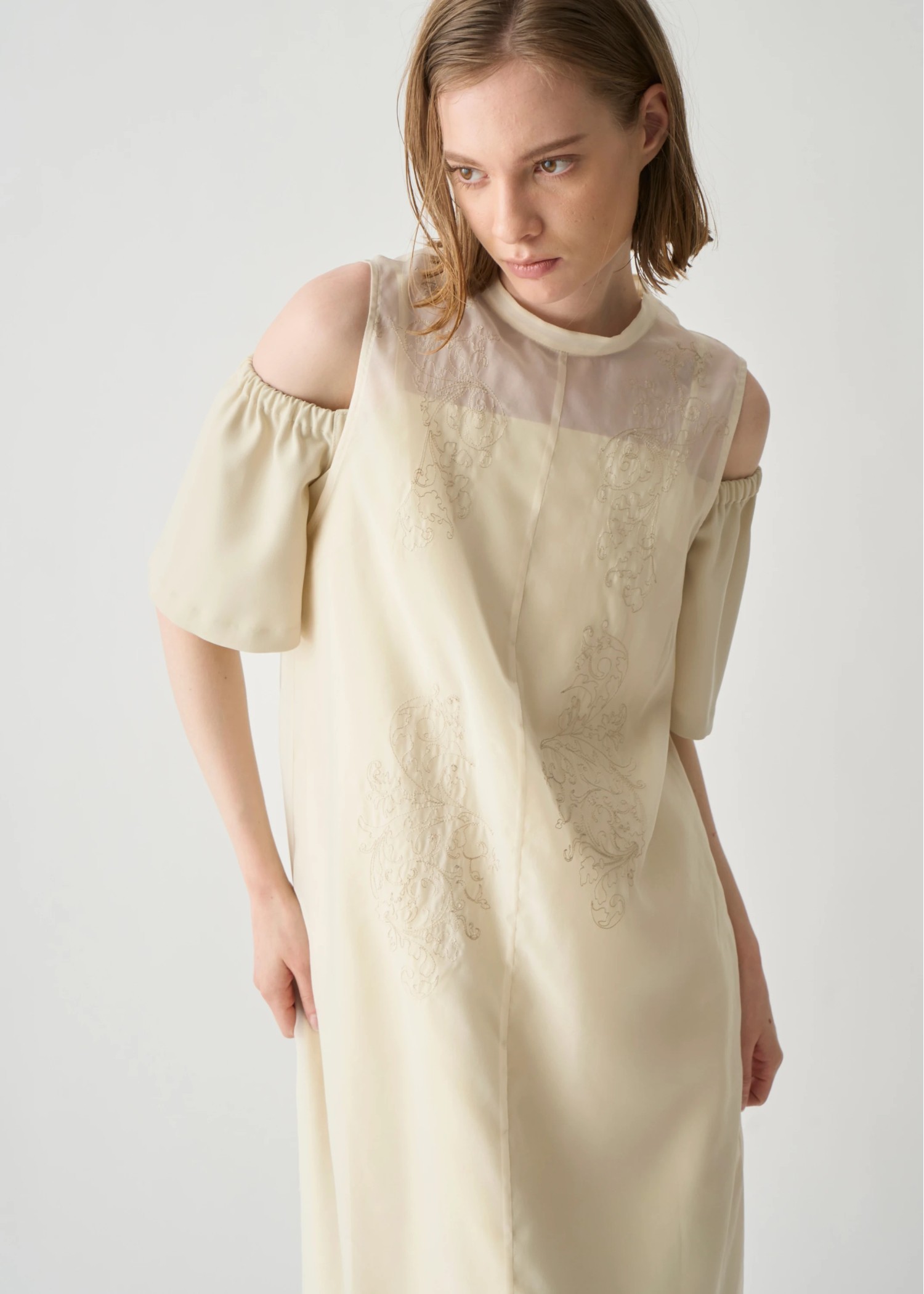 【試着のみ】FLOW FLOWER EMBROIDERY ONE PIECE 試着のみ】FLOW FLOWER EMBROIDERY ONE PIECE（JJ's House