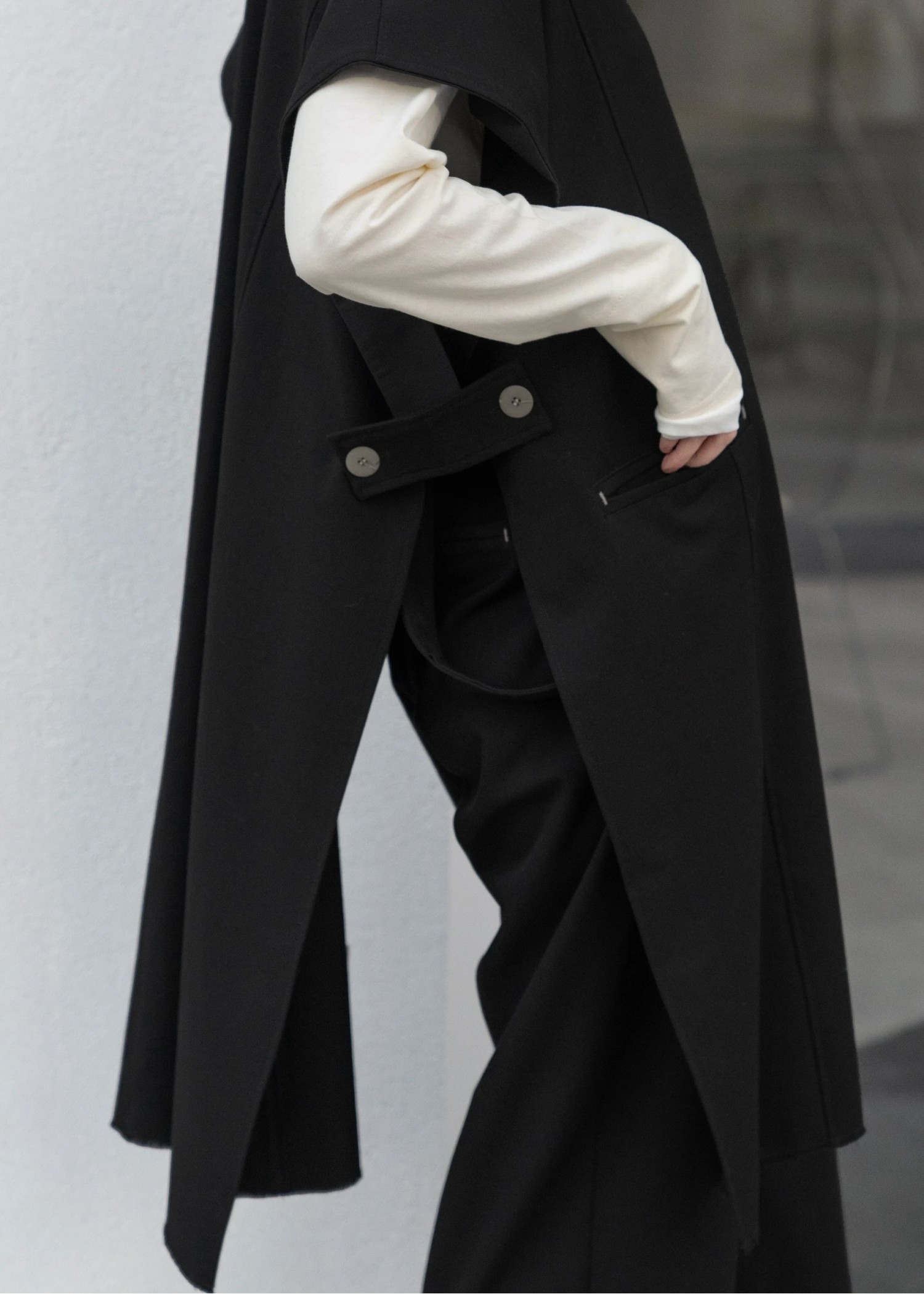 hem cut off panel wide gilet