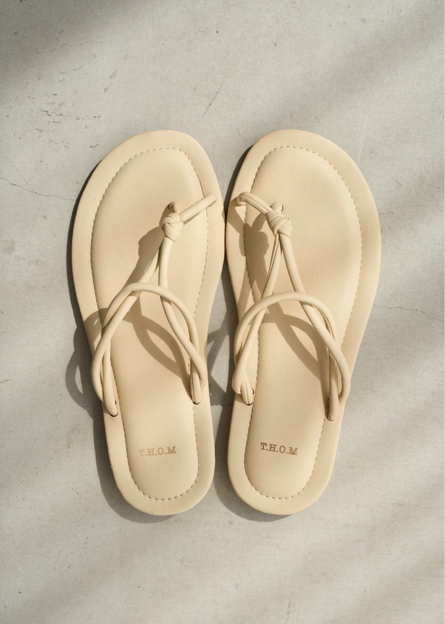 thong code beach sandal