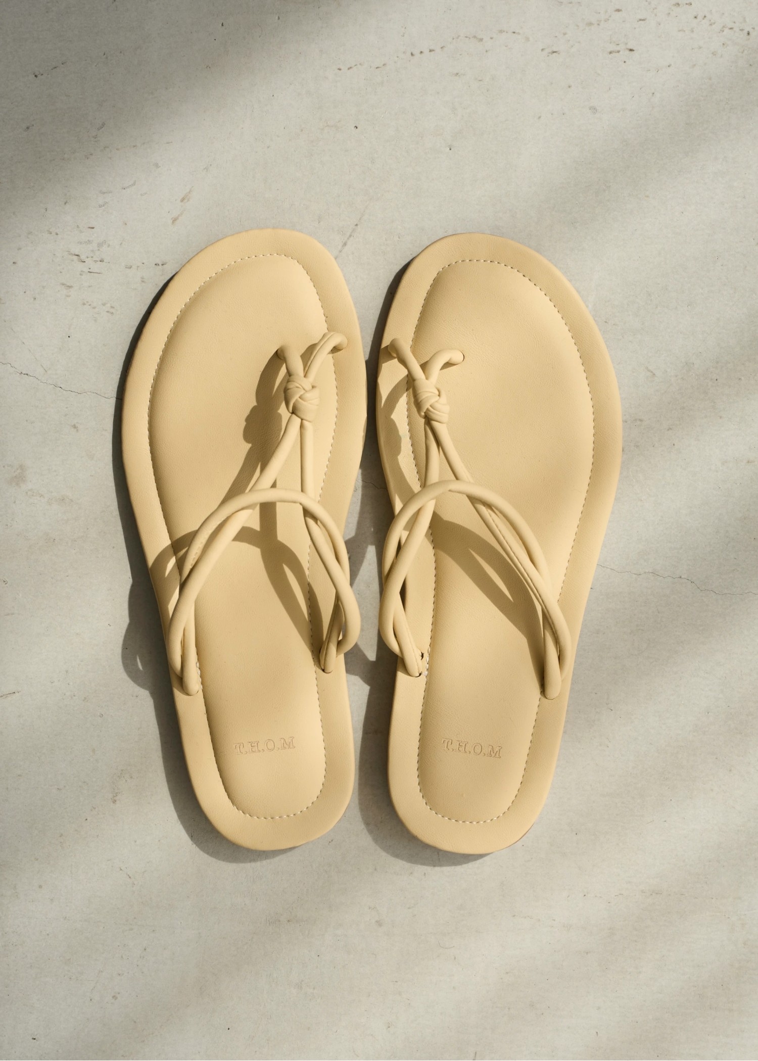 thong code beach sandal