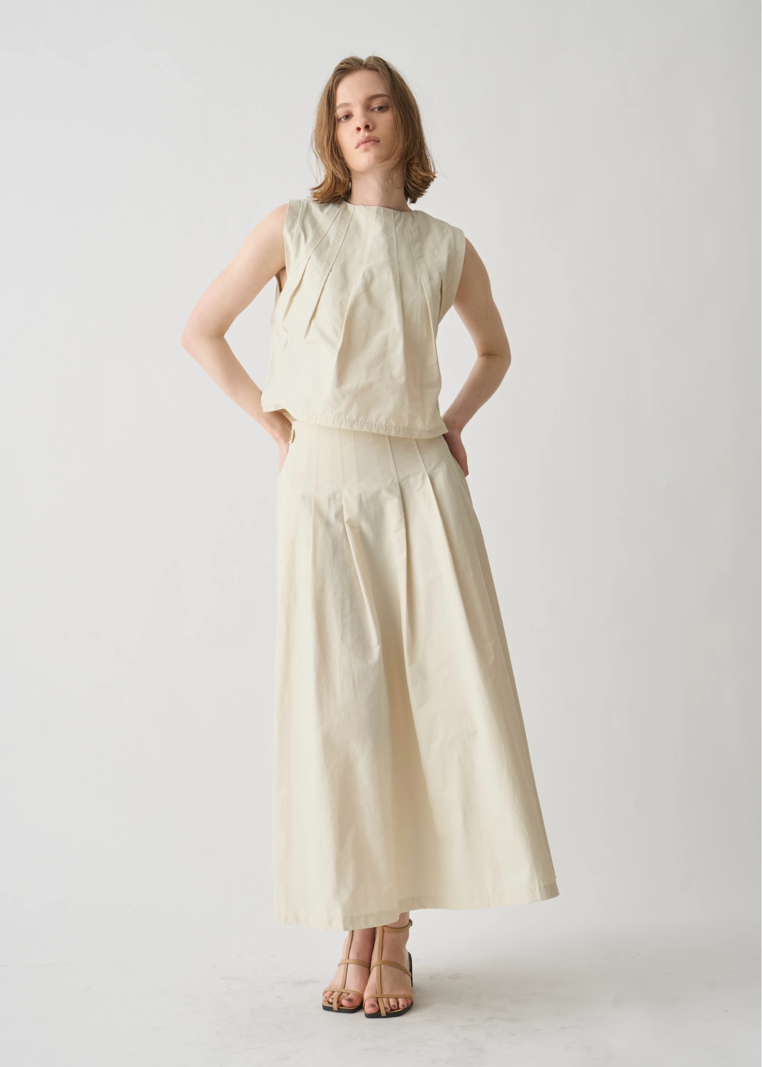 side button radially pleats SK