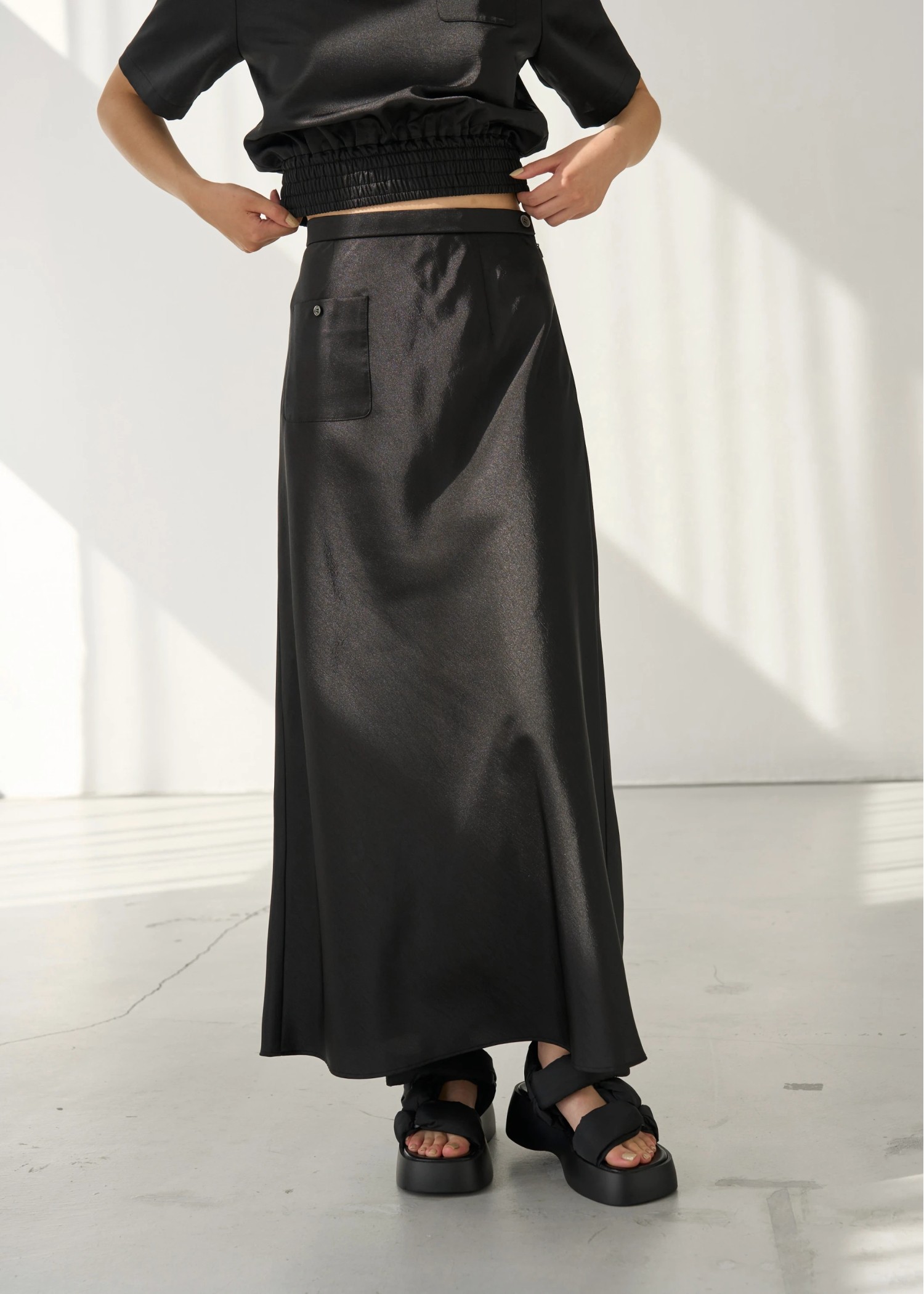 mat satin patch pocket mermaid SK